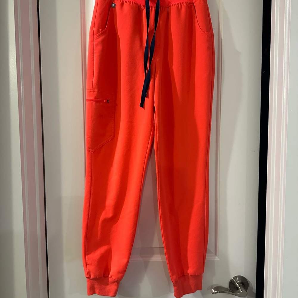 Figs shocking orange Zamora joggers size s